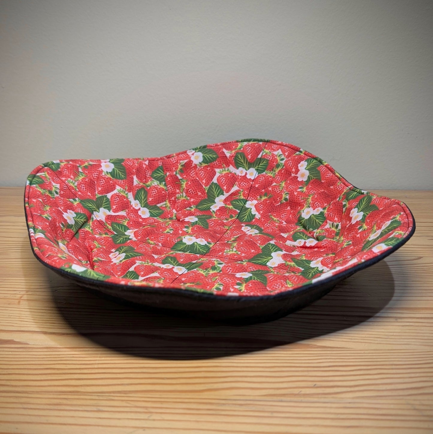 Strawberries - Large Plate Cozy