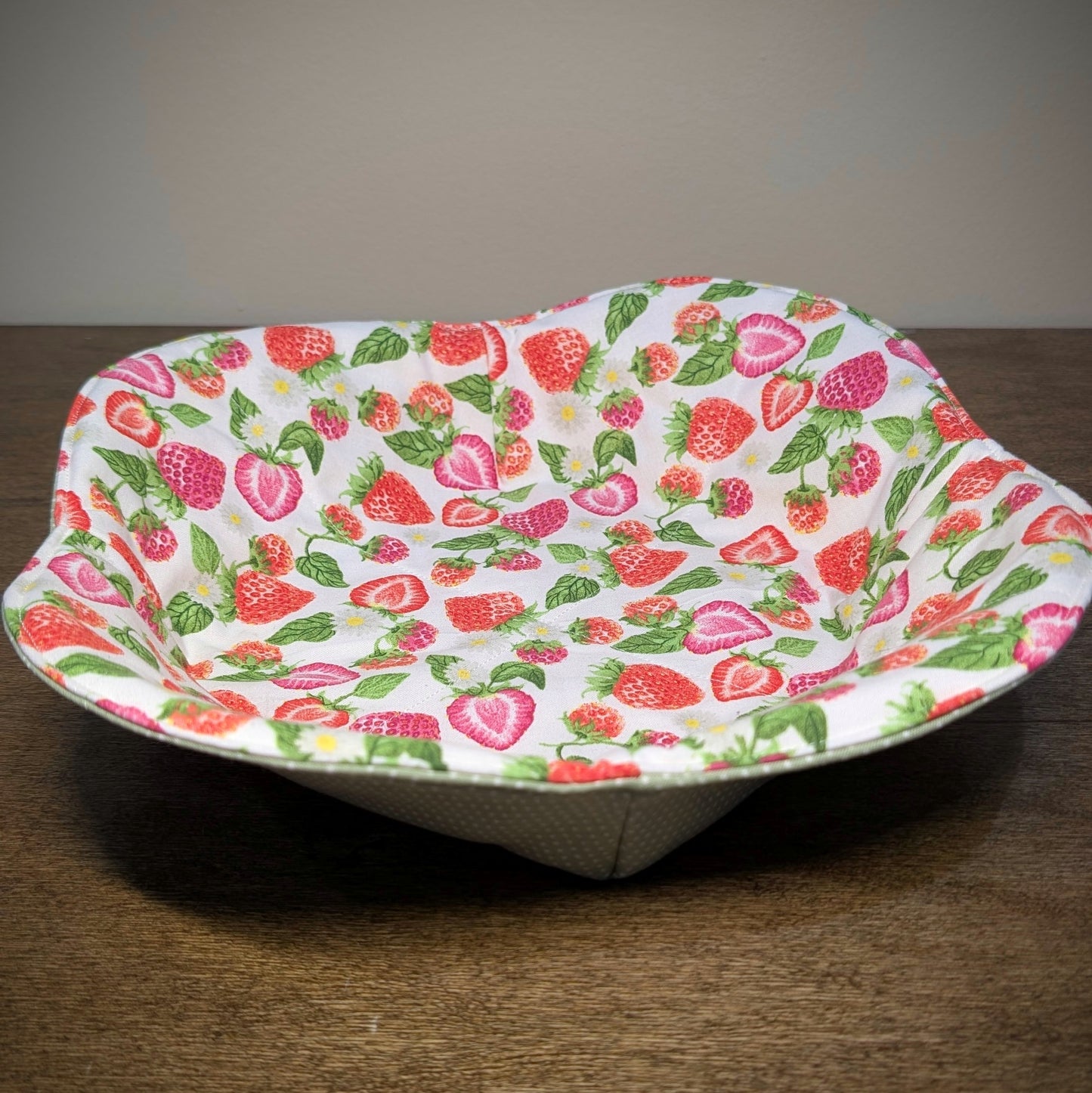 Strawberries and Polka Dots - Large Plate/Pie Pan Cozy