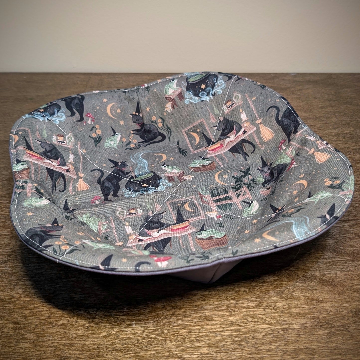 Magical Black Cats - Large Plate/Pie Pan Cozy