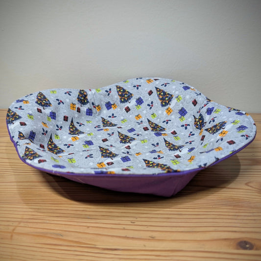 Spooky Tree & Presents - Small Plate Cozy