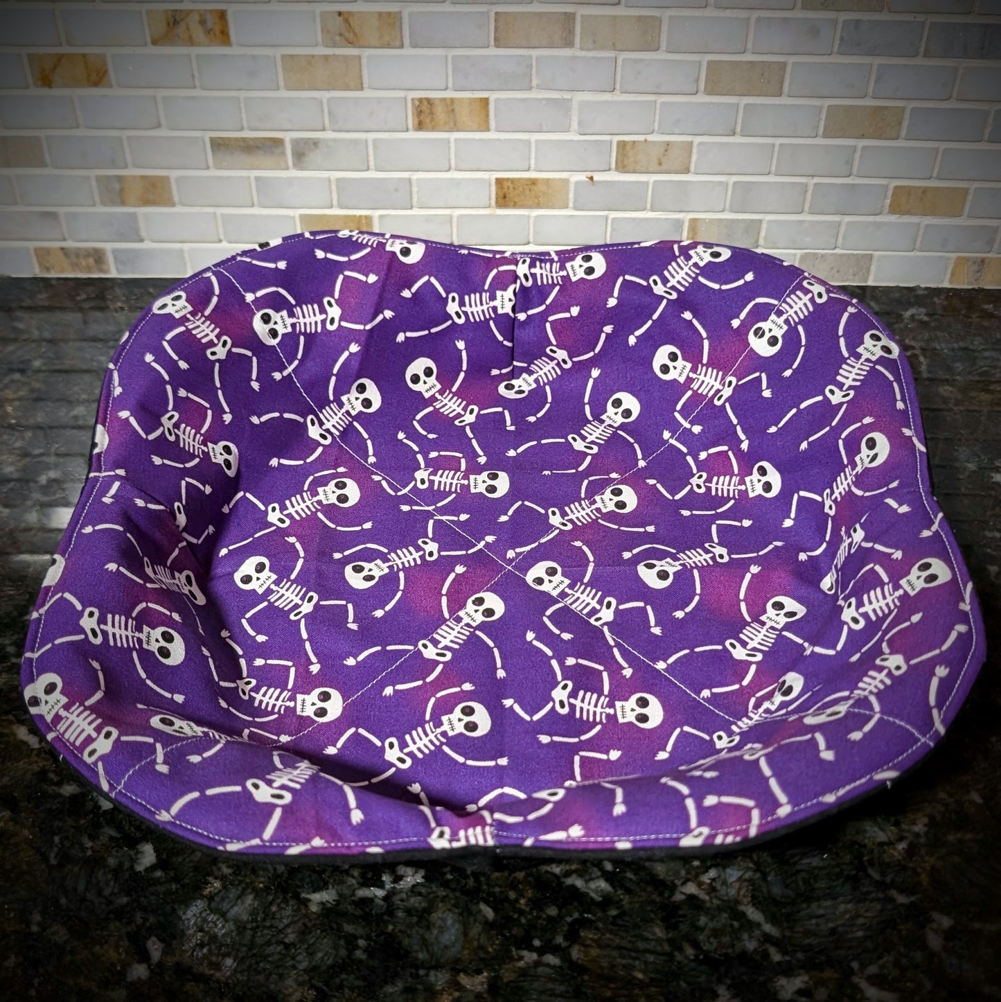 Skeletons on Purple - Large Plate/Pie Pan Cozy