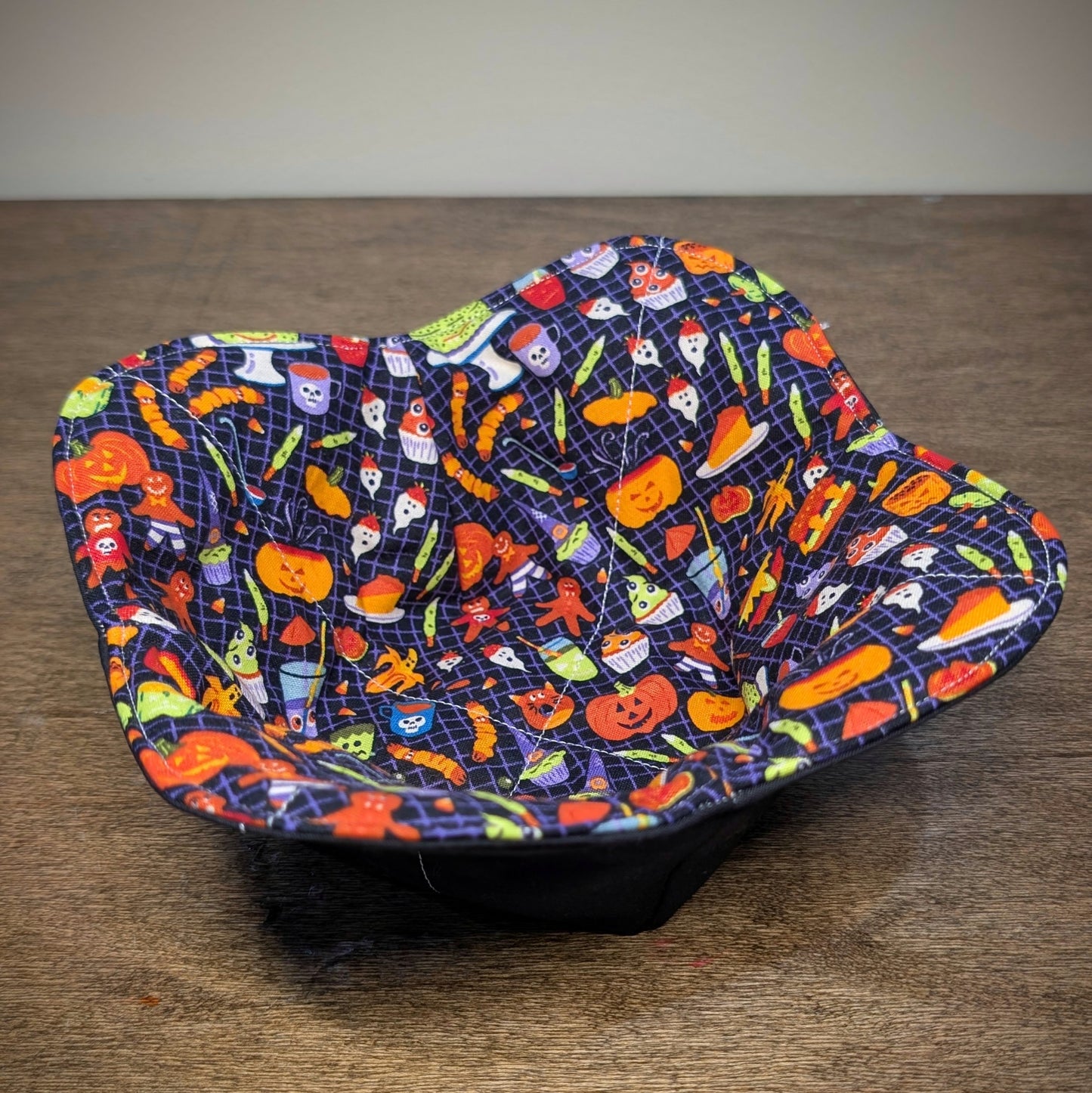 Halloween Treats on Grid - Bowl Cozy