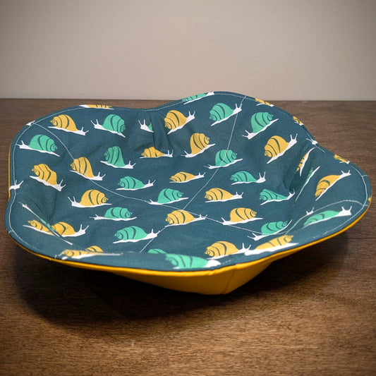 Snails - Large Plate/Pie Pan Cozy