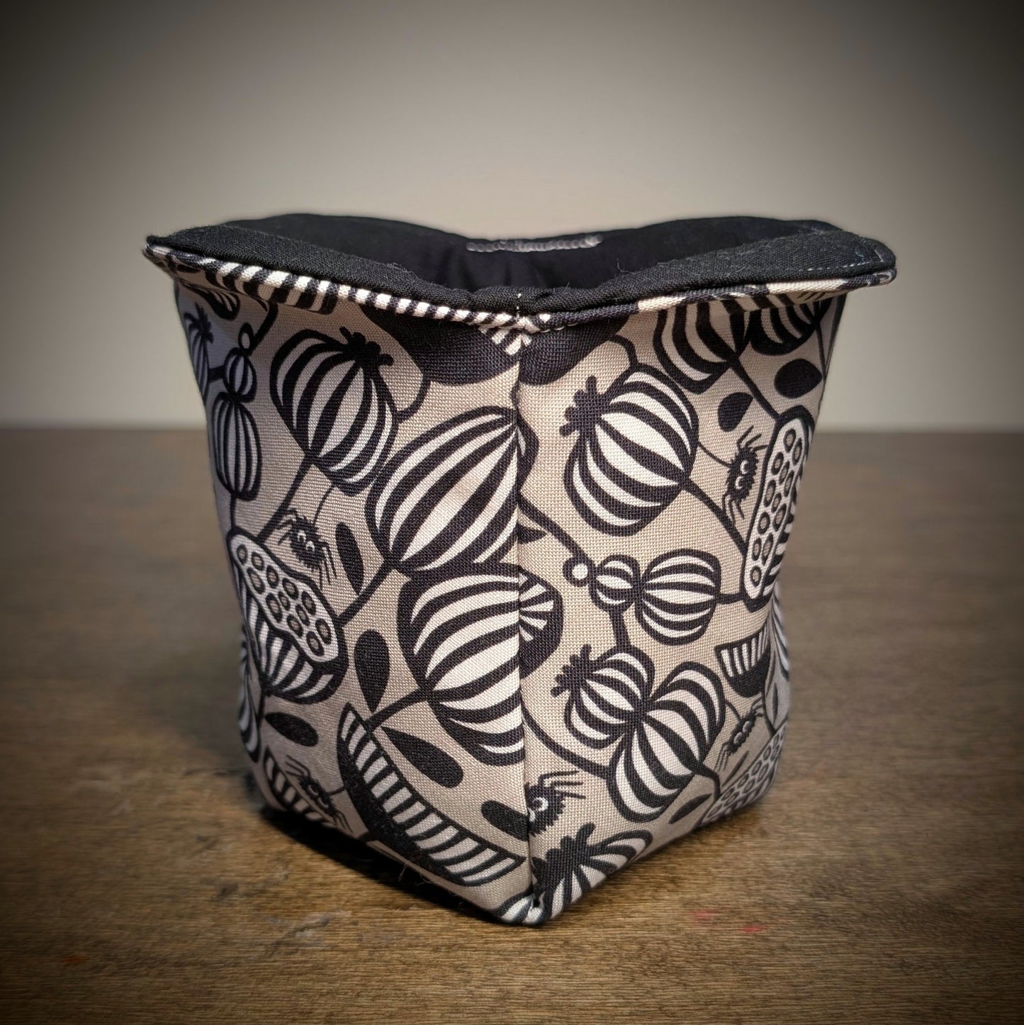 Spider Flower Garden - Ice Cream/Gelato Pint Cozy